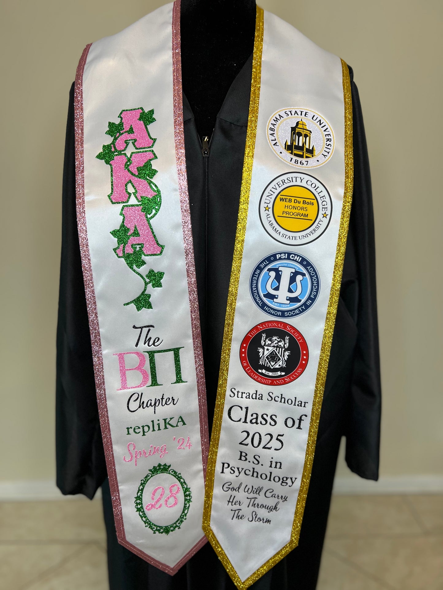 Alpha Kappa Alpha Graduation Stole